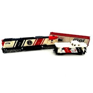 Vintage Tyco HO Scale Spirit of 76 Train Set Locomotive 1776 Caboose Boxcar 3pc